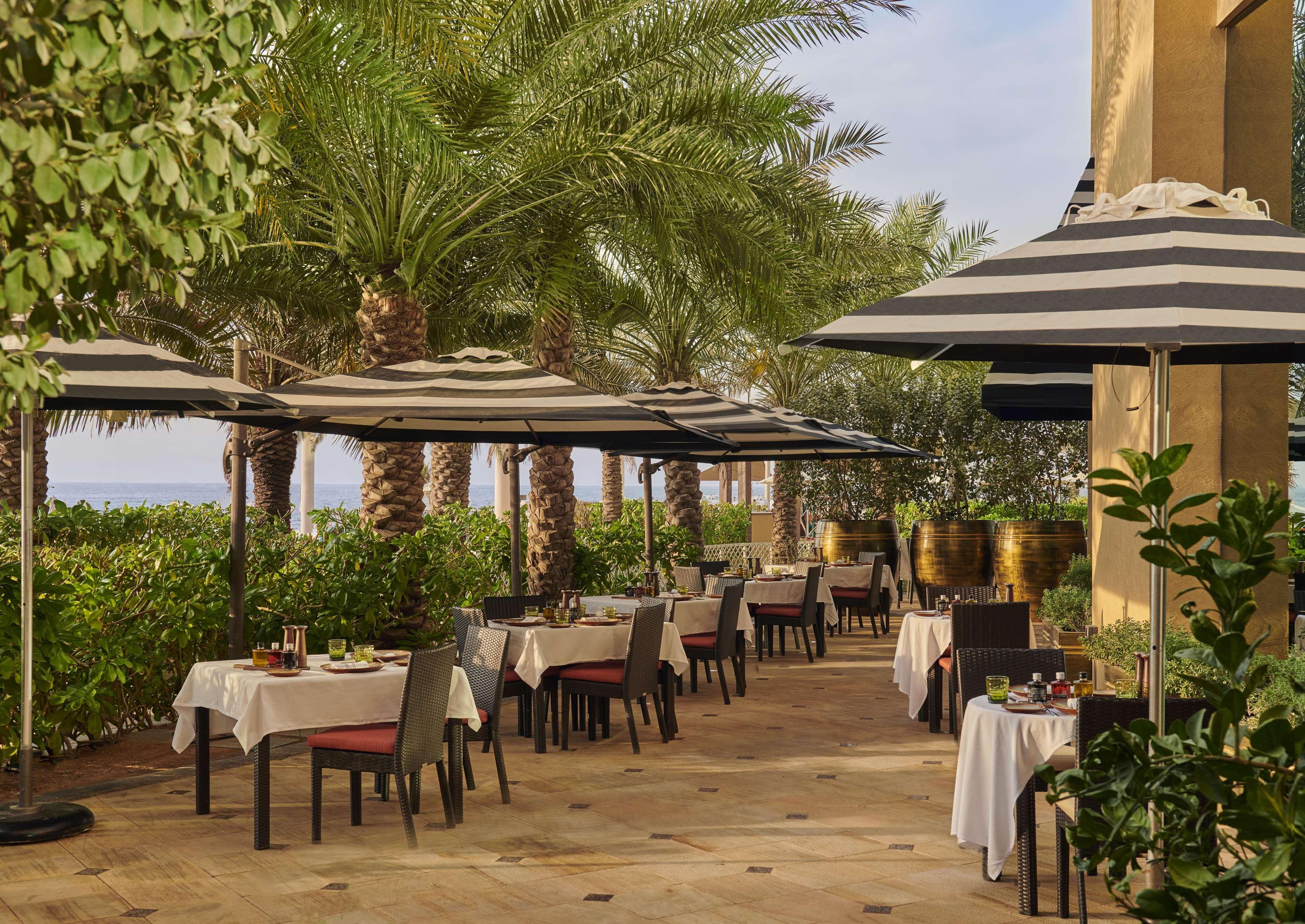 Fairmont Ajman Hotel Ngoại thất bức ảnh The Beach Restaurant