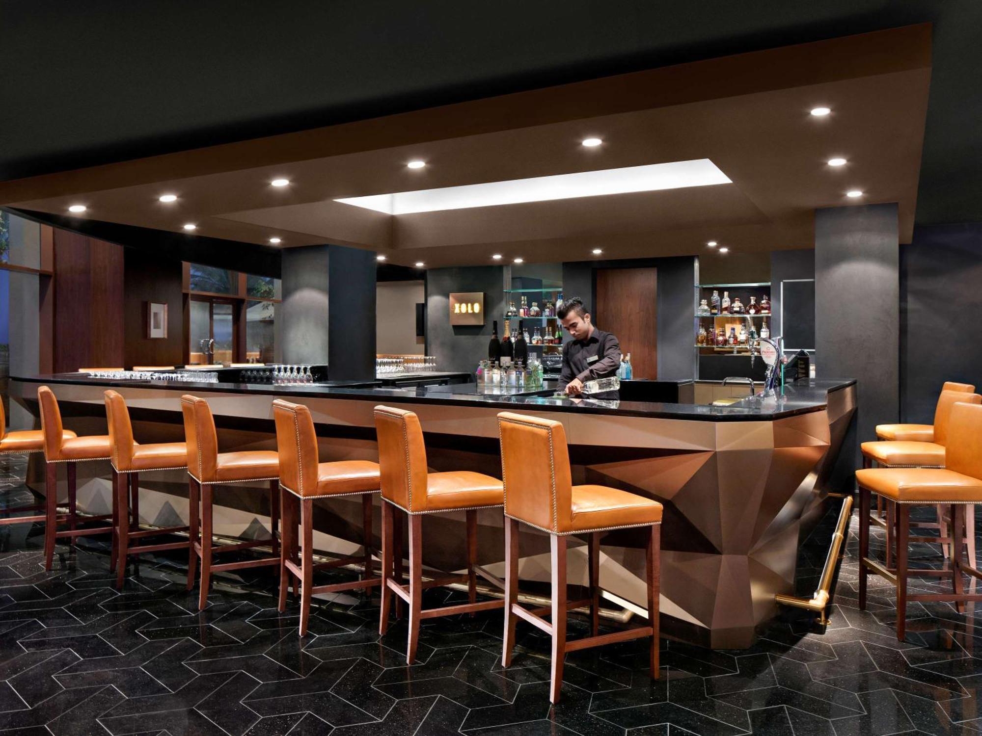 Fairmont Ajman Hotel Ngoại thất bức ảnh The bar at the lounge