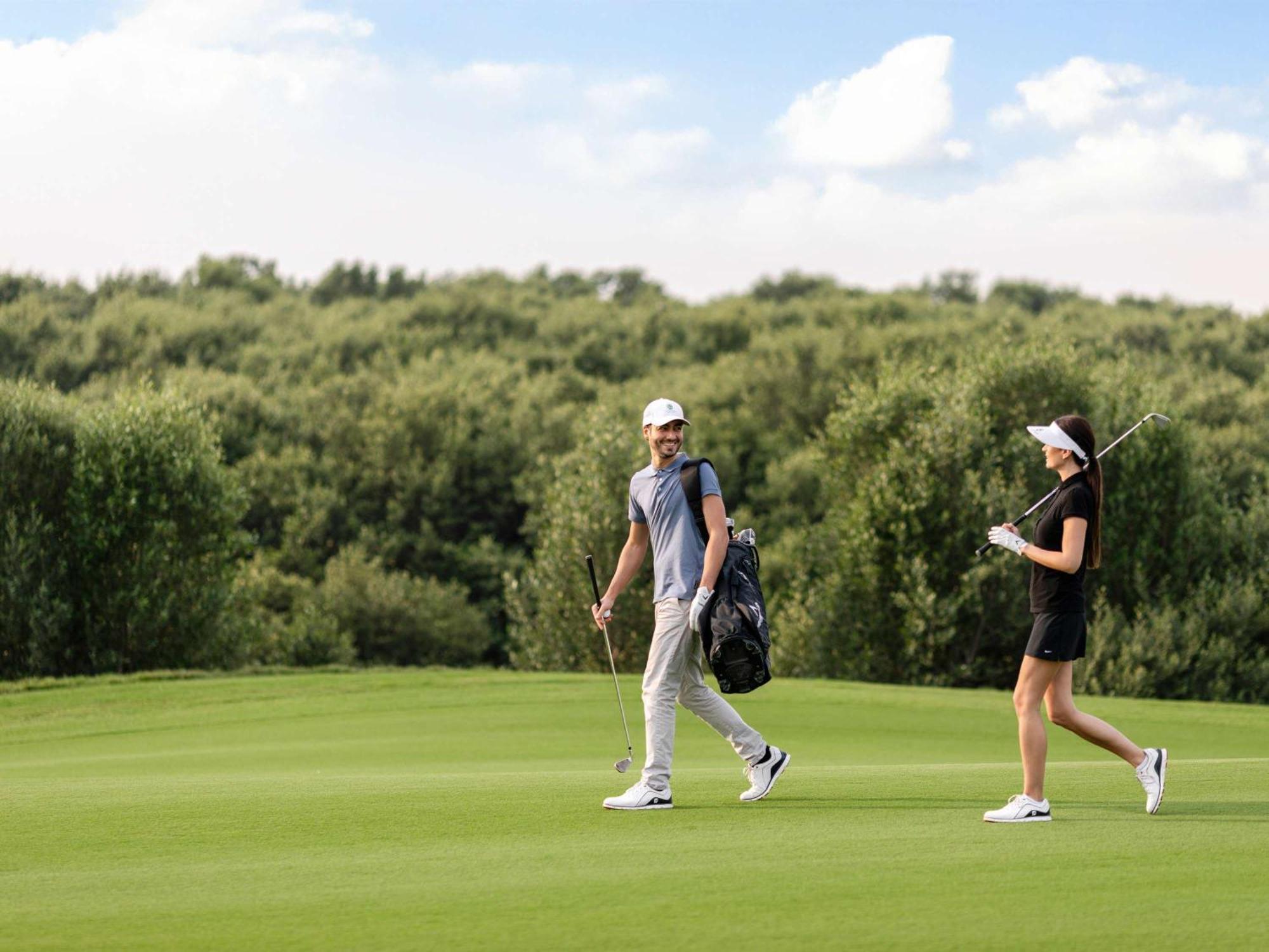 Fairmont Ajman Hotel Ngoại thất bức ảnh Golfers at the 2019 Women's Open